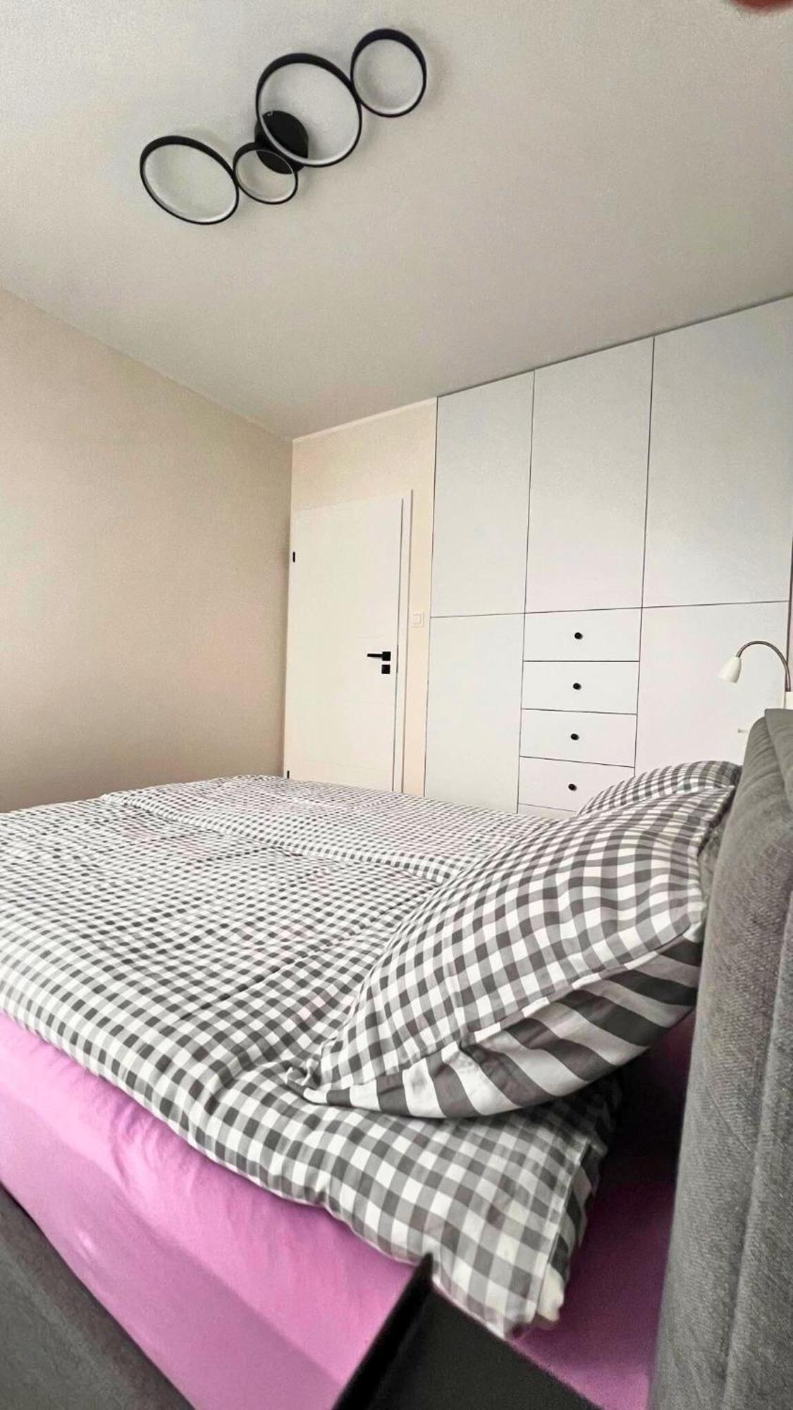 Apartament Purple Poznań Esterno foto
